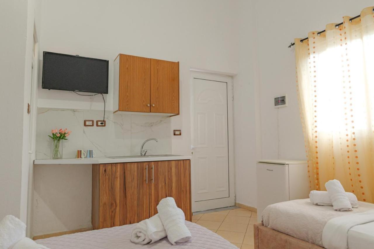 Sunflower Hotel Ksamil Exterior photo